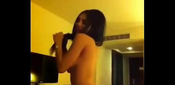  Nude Girl dancing on Punjabi song